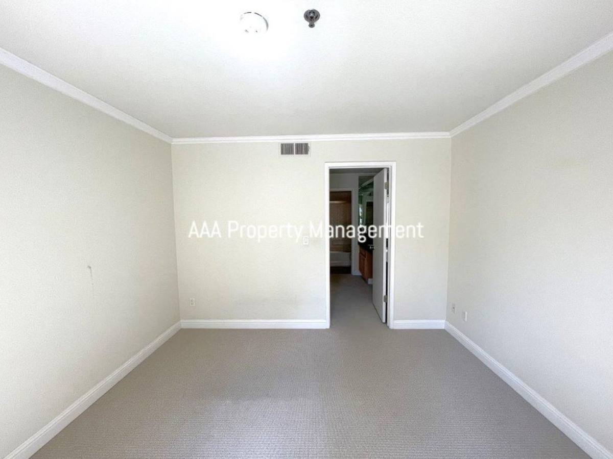 Condo for rent at 2530 Oak Rd, Walnut Creek, CA 94597