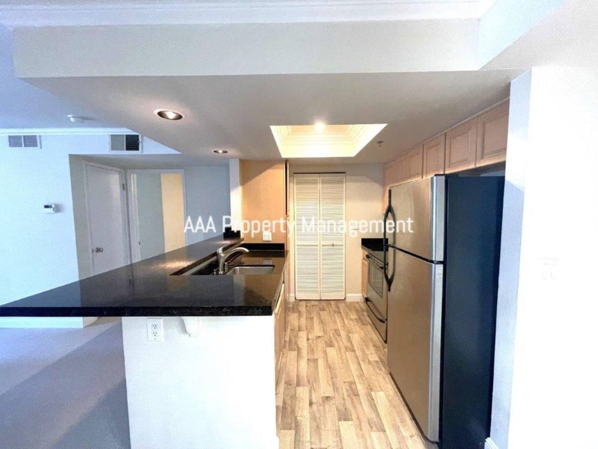 Condo for rent at 2530 Oak Rd, Walnut Creek, CA 94597