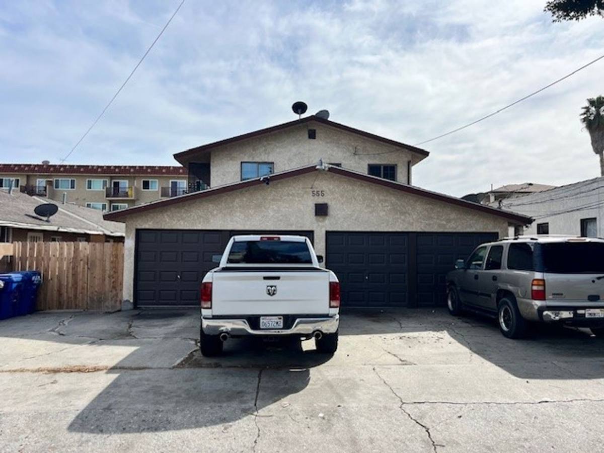 Apartment for rent at 555 W 15th St, San Pedro, CA 90731