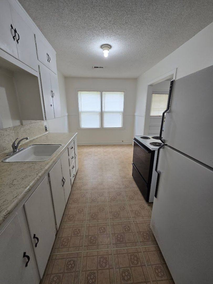 Apartment for rent at 536 Garfield 1819 6th, Clay Center, KS 67432