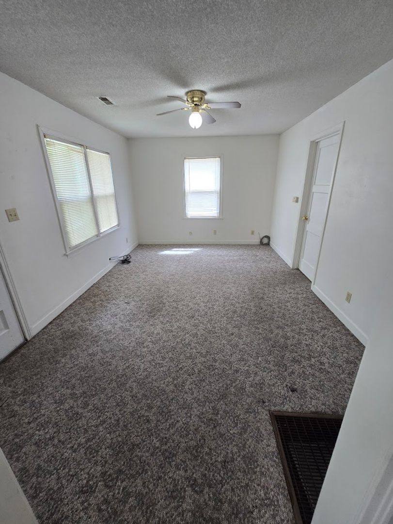 Apartment for rent at 536 Garfield 1819 6th, Clay Center, KS 67432