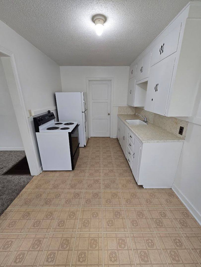 Apartment for rent at 536 Garfield 1819 6th, Clay Center, KS 67432
