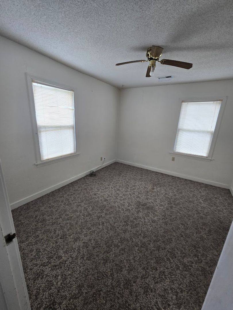 Apartment for rent at 536 Garfield 1819 6th, Clay Center, KS 67432