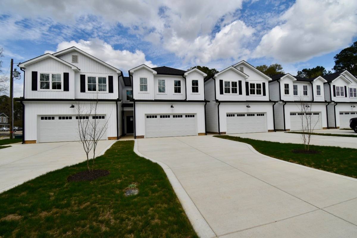 Townhouse for rent at 168 W Allen St, Four Oaks, NC 27524
