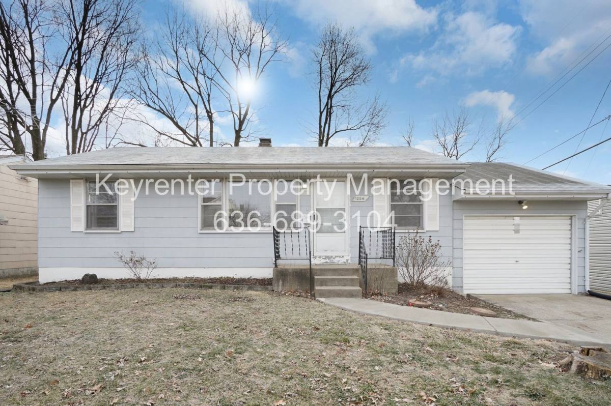 House for rent at 236 S Cadillac Dr, Saint Charles, MO 63301