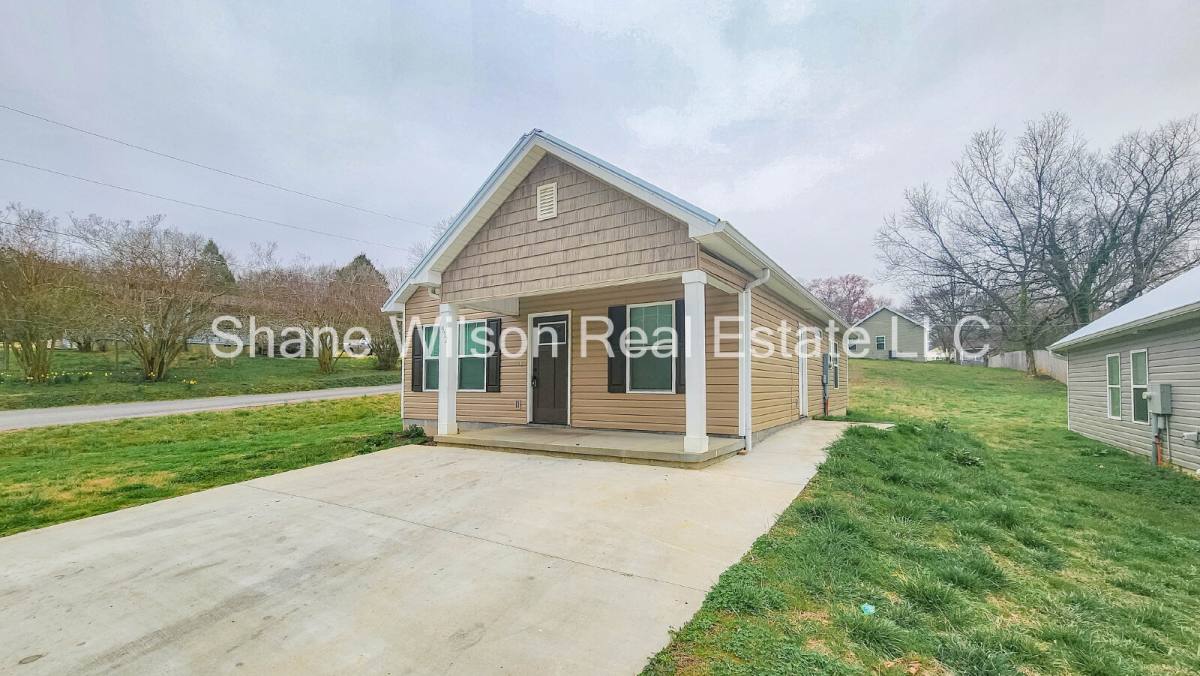 House for rent at 912 Worth St, La Fayette, GA 30728