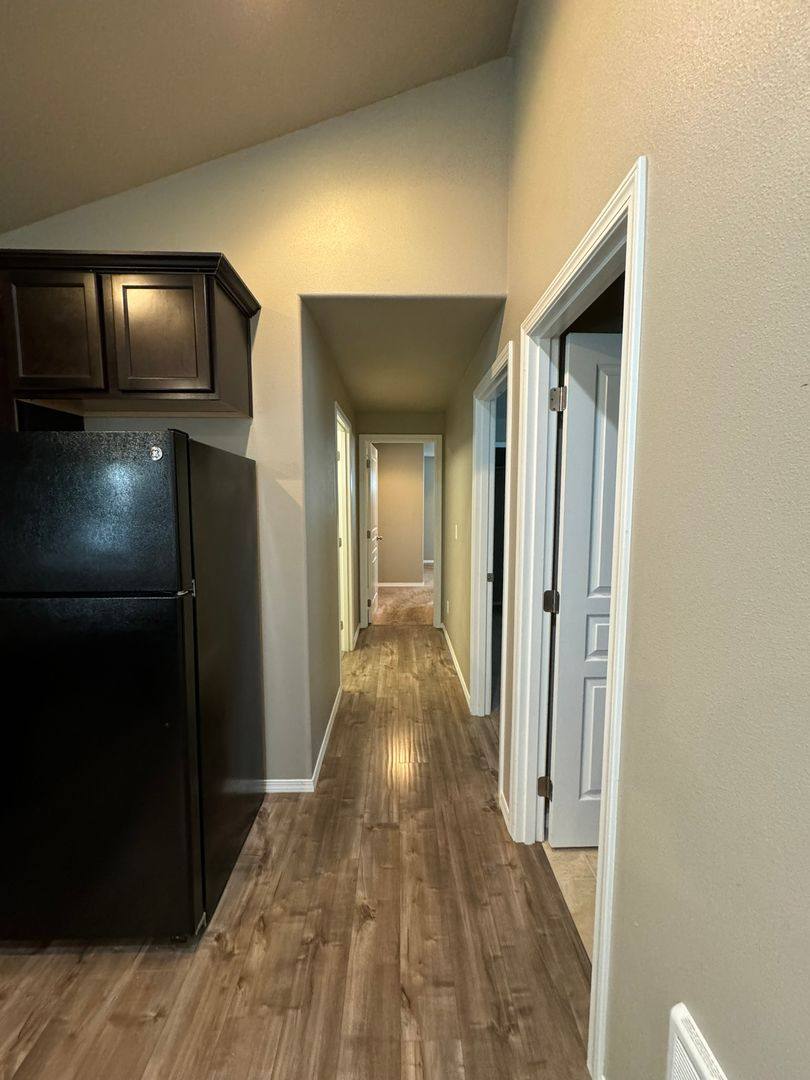 House for rent at 995 Pacific Highway 99 S, Cottage Grove, OR 97424