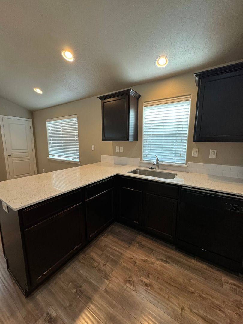 House for rent at 995 Pacific Highway 99 S, Cottage Grove, OR 97424