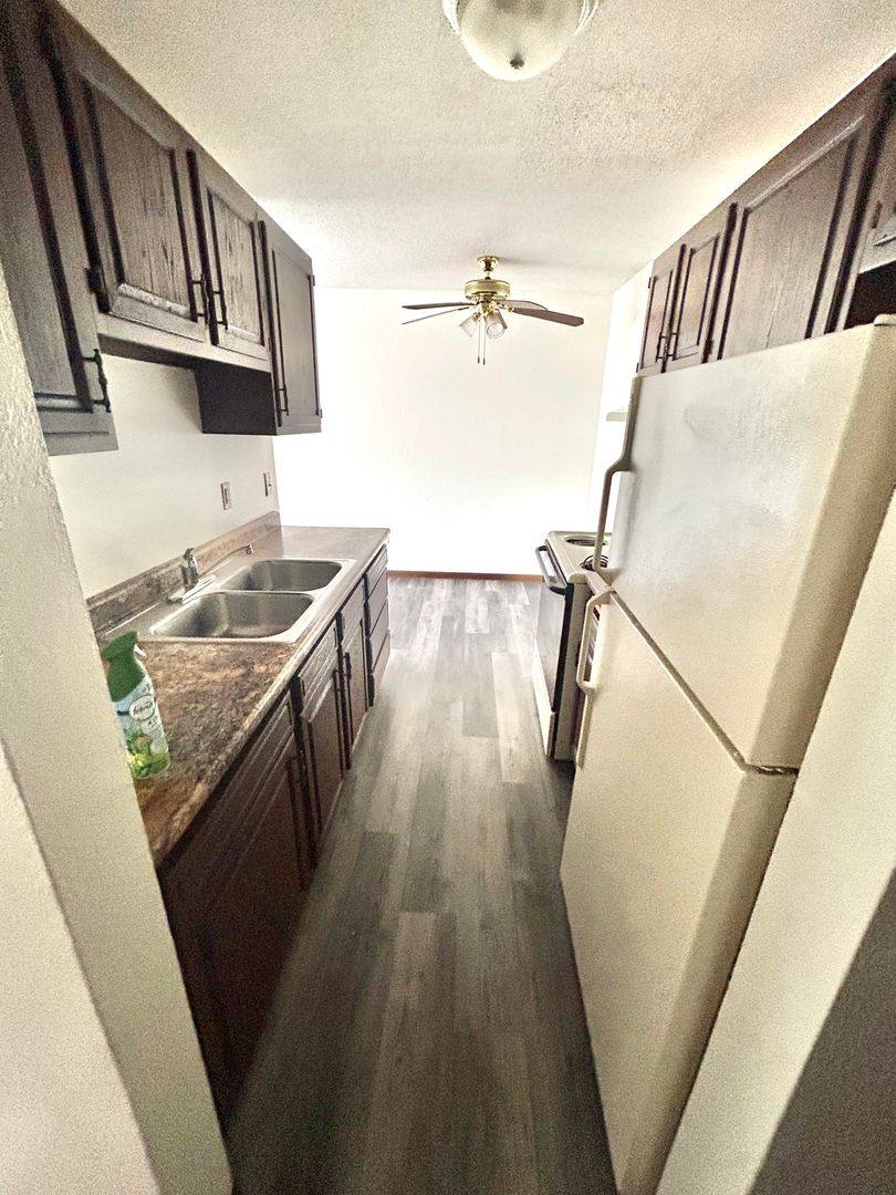 Apartment for rent at 400 Dewey St, Saint Paul, MN 55104