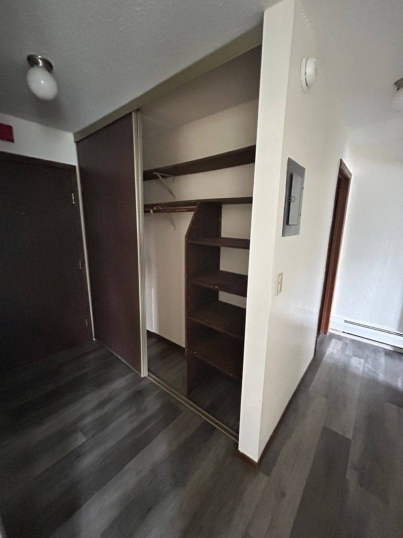 Apartment for rent at 400 Dewey St, Saint Paul, MN 55104