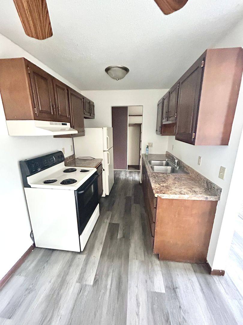 Apartment for rent at 400 Dewey St, Saint Paul, MN 55104