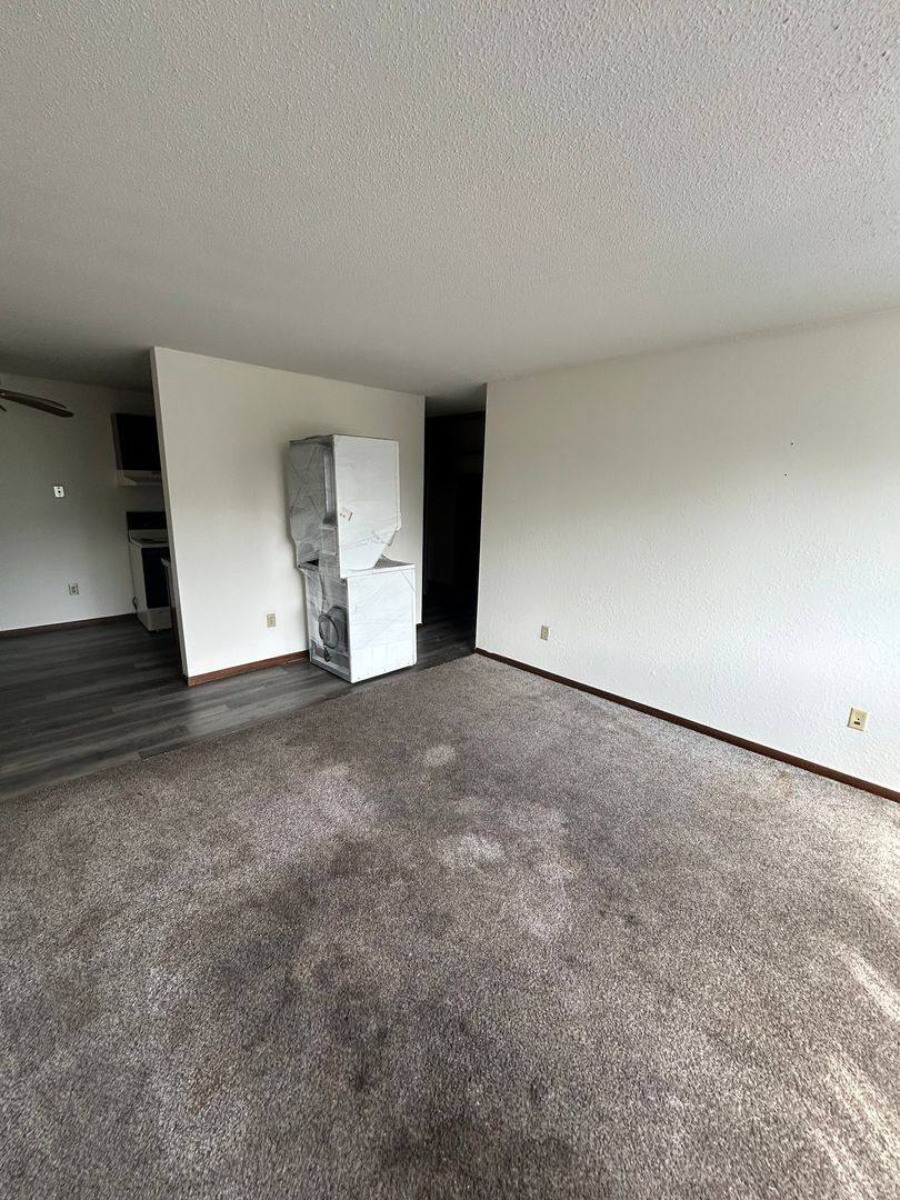 Apartment for rent at 400 Dewey St, Saint Paul, MN 55104