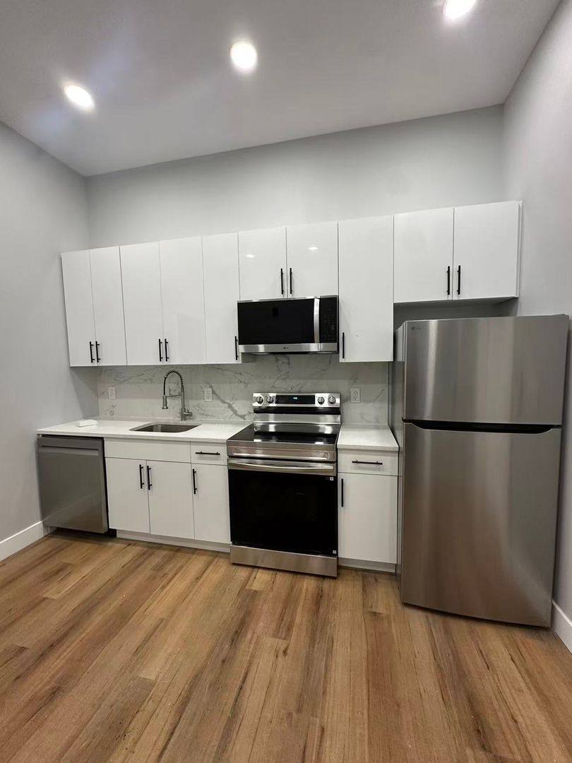 Apartment for rent at 29 S 2nd St, Philadelphia, PA 19106