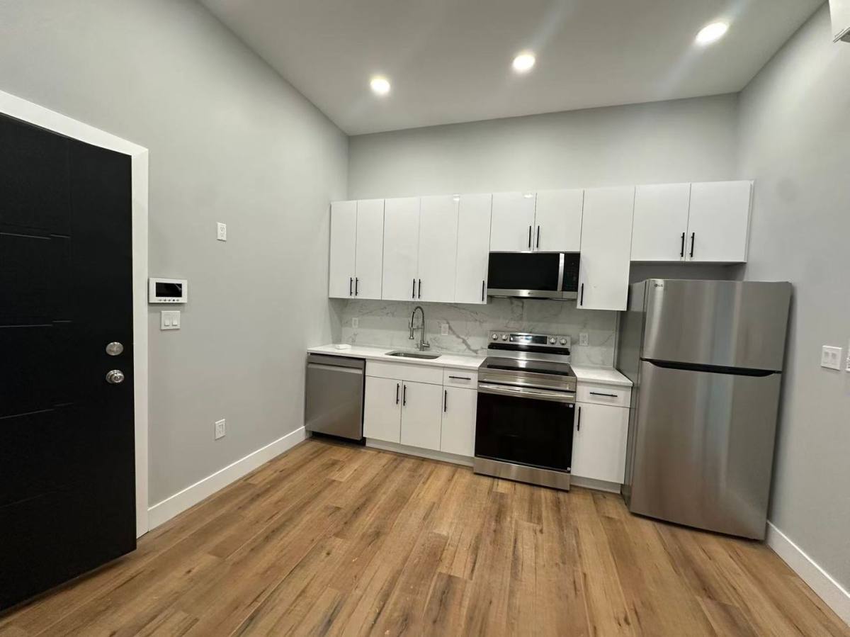 Apartment for rent at 29 S 2nd St, Philadelphia, PA 19106