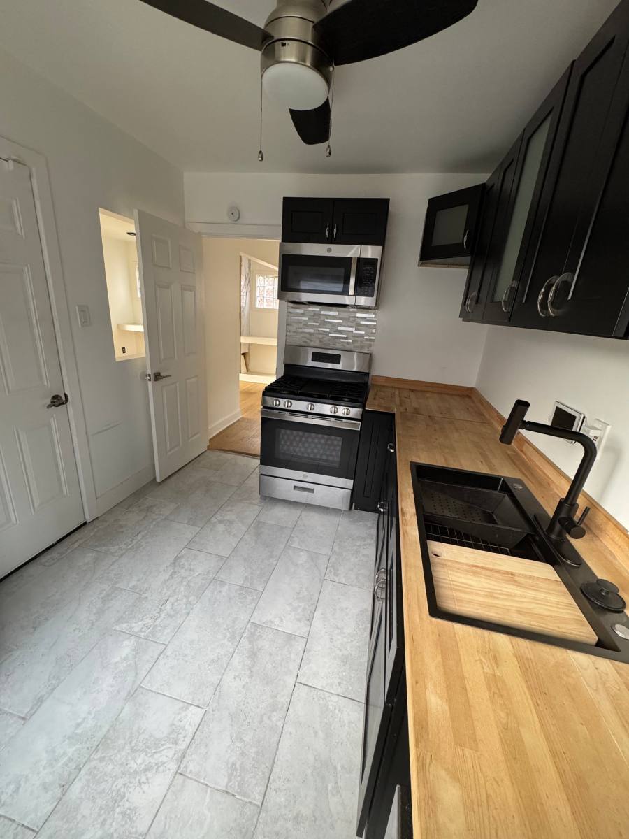 Apartment for rent at 15318 Murray Hill St #2, Detroit, MI 48227