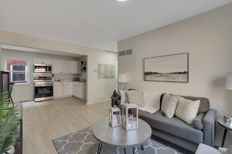 Apartment for rent at 2641 Keokuk St Building C #1R, Saint Louis, MO 63118