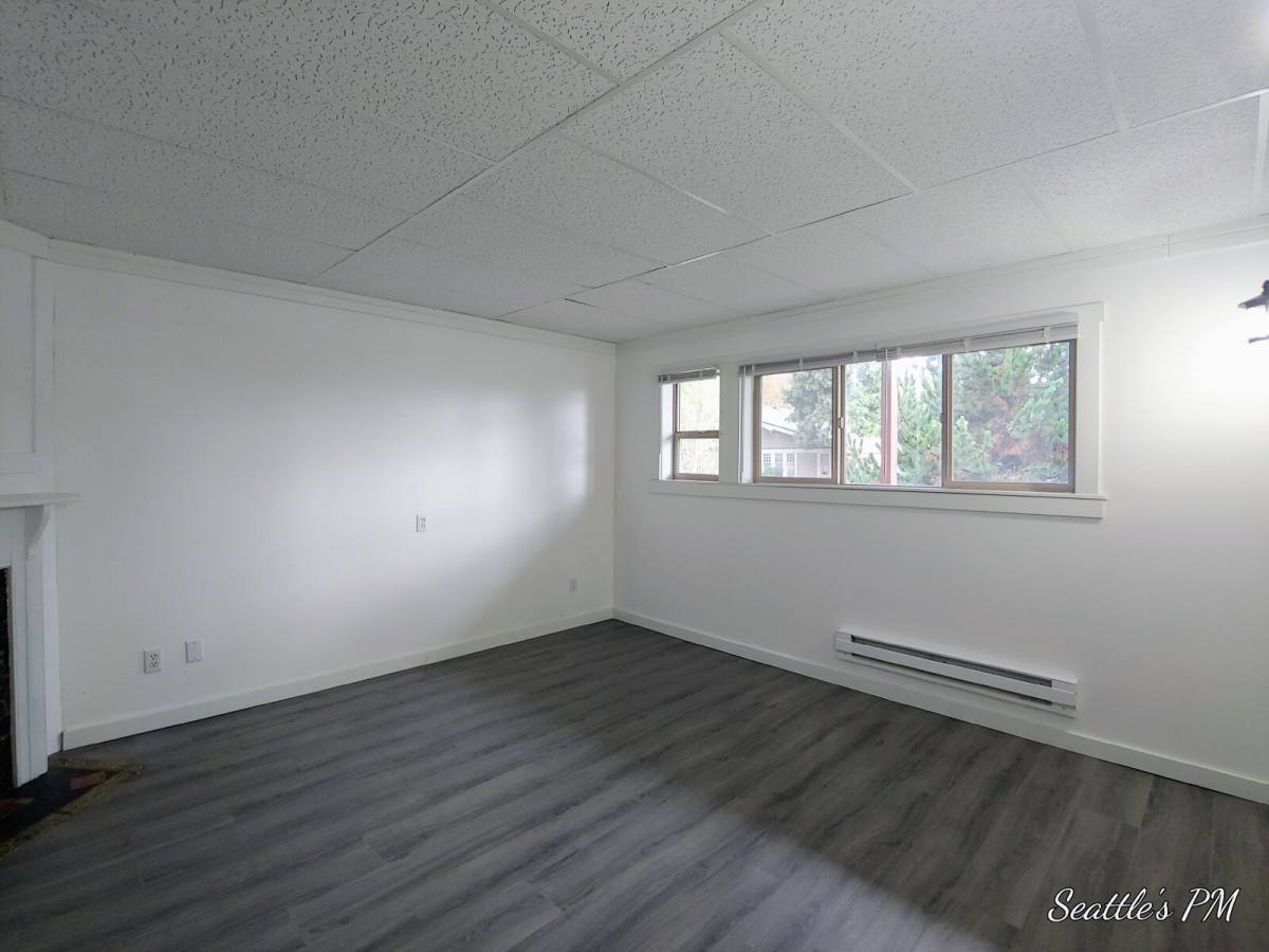 Apartment for rent at 258 E Newton St #1, Seattle, WA 98102