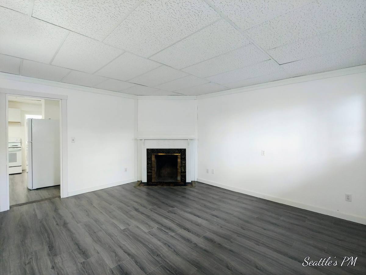 Apartment for rent at 258 E Newton St #1, Seattle, WA 98102