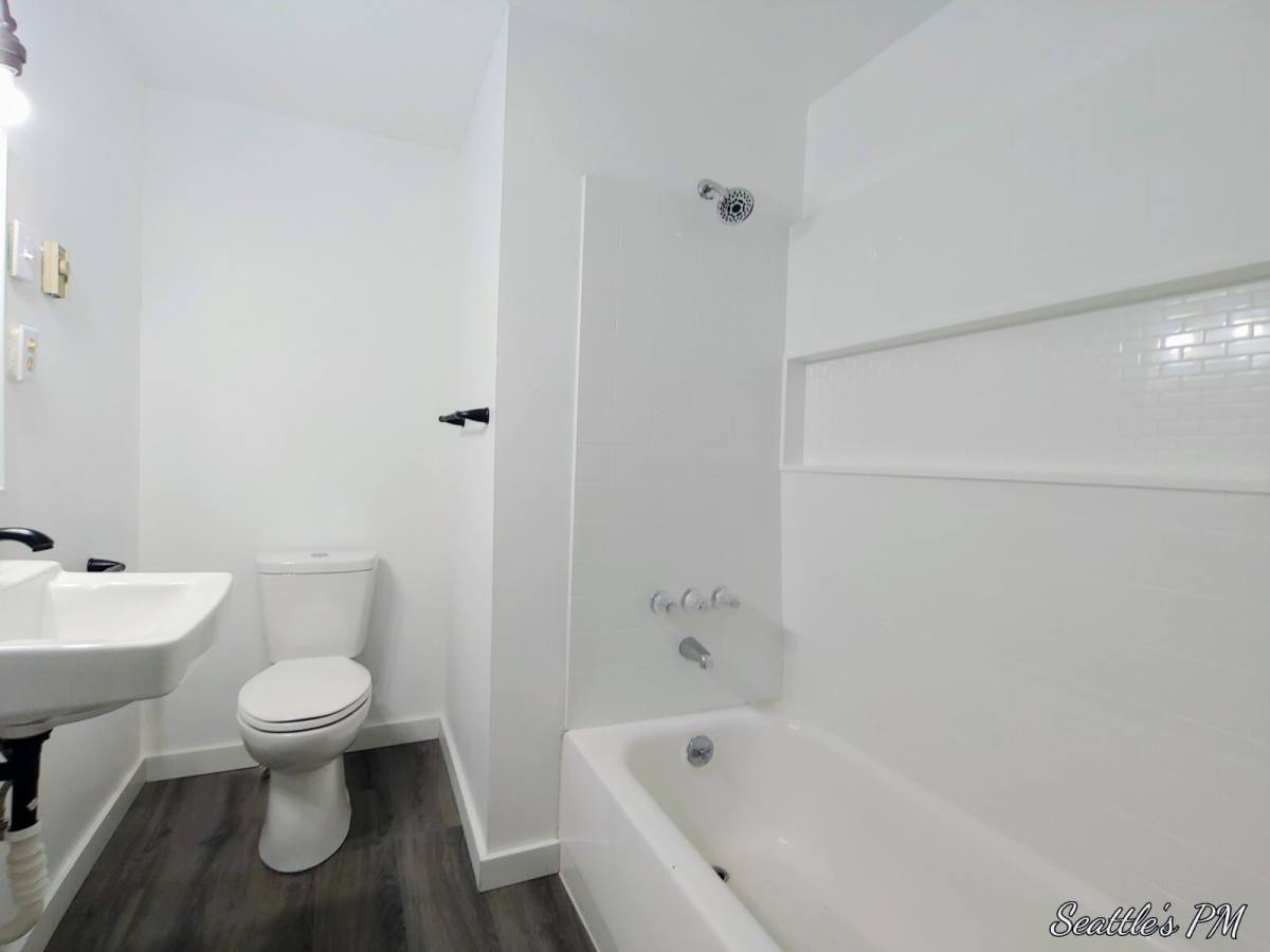 Apartment for rent at 258 E Newton St #1, Seattle, WA 98102