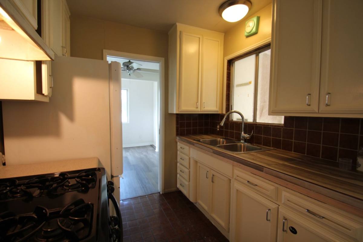 Apartment for rent at 5860 - 5864 Mildred St, San Diego, CA 92110