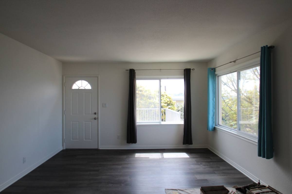 Apartment for rent at 5860 - 5864 Mildred St, San Diego, CA 92110