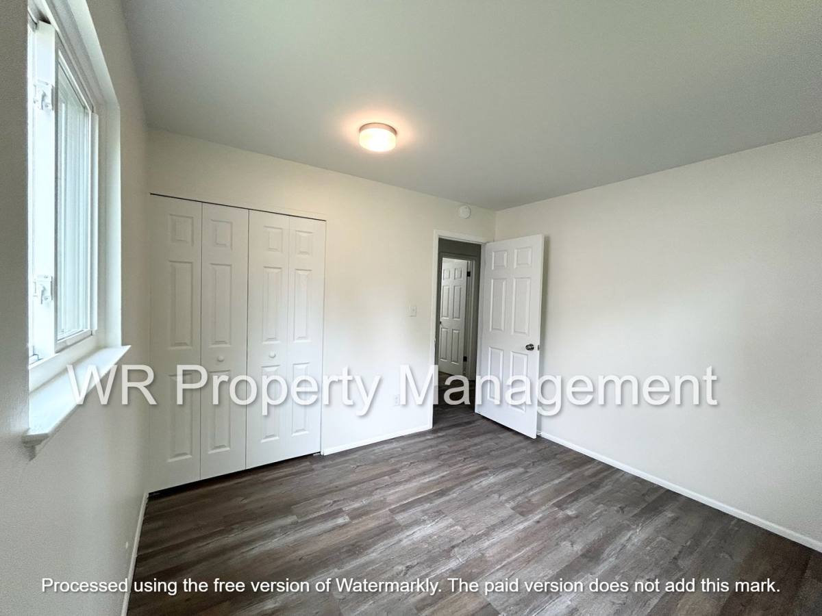 House for rent at 7076 Middlebury Dr, Lambertville, MI 48144