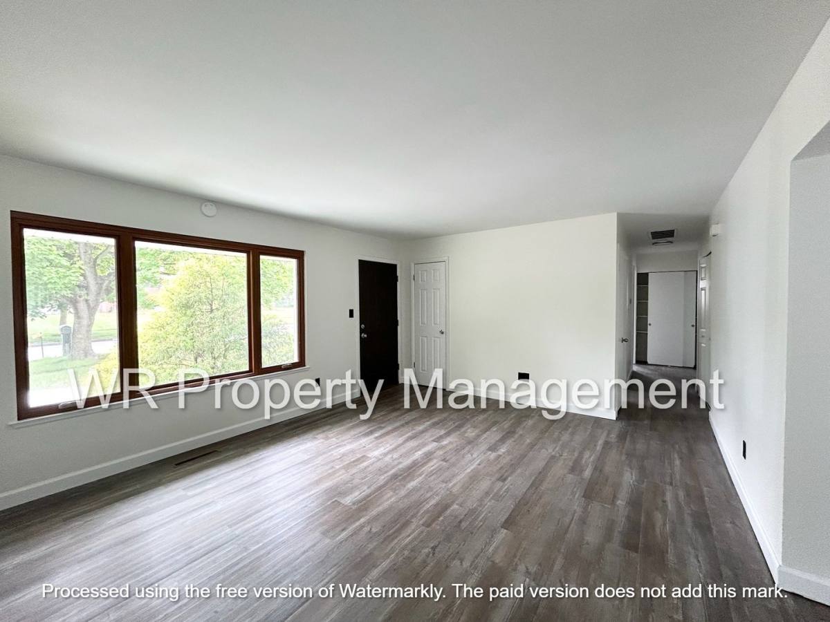 House for rent at 7076 Middlebury Dr, Lambertville, MI 48144