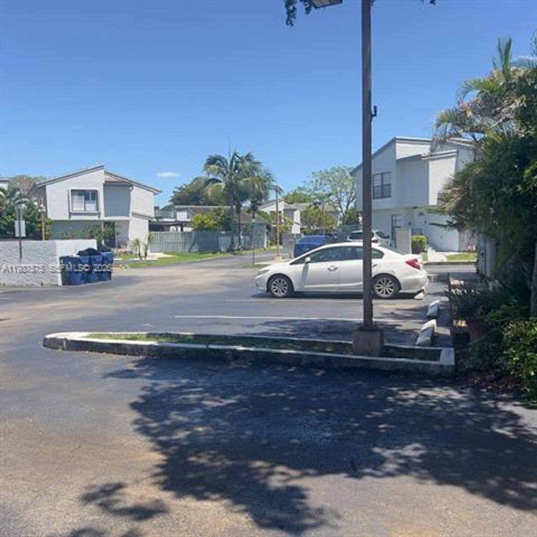 Apartment for rent at 10550 NW 7th Terrace, Miami, FL 33172