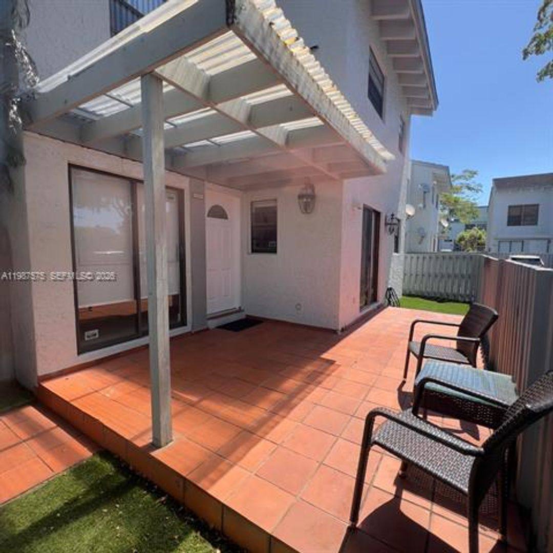 Apartment for rent at 10550 NW 7th Terrace, Miami, FL 33172