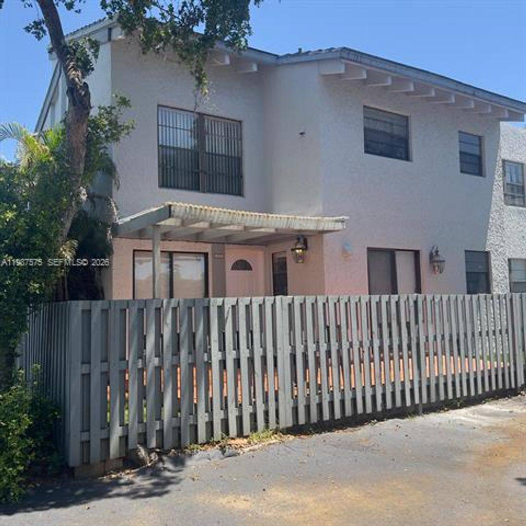Apartment for rent at 10550 NW 7th Terrace, Miami, FL 33172