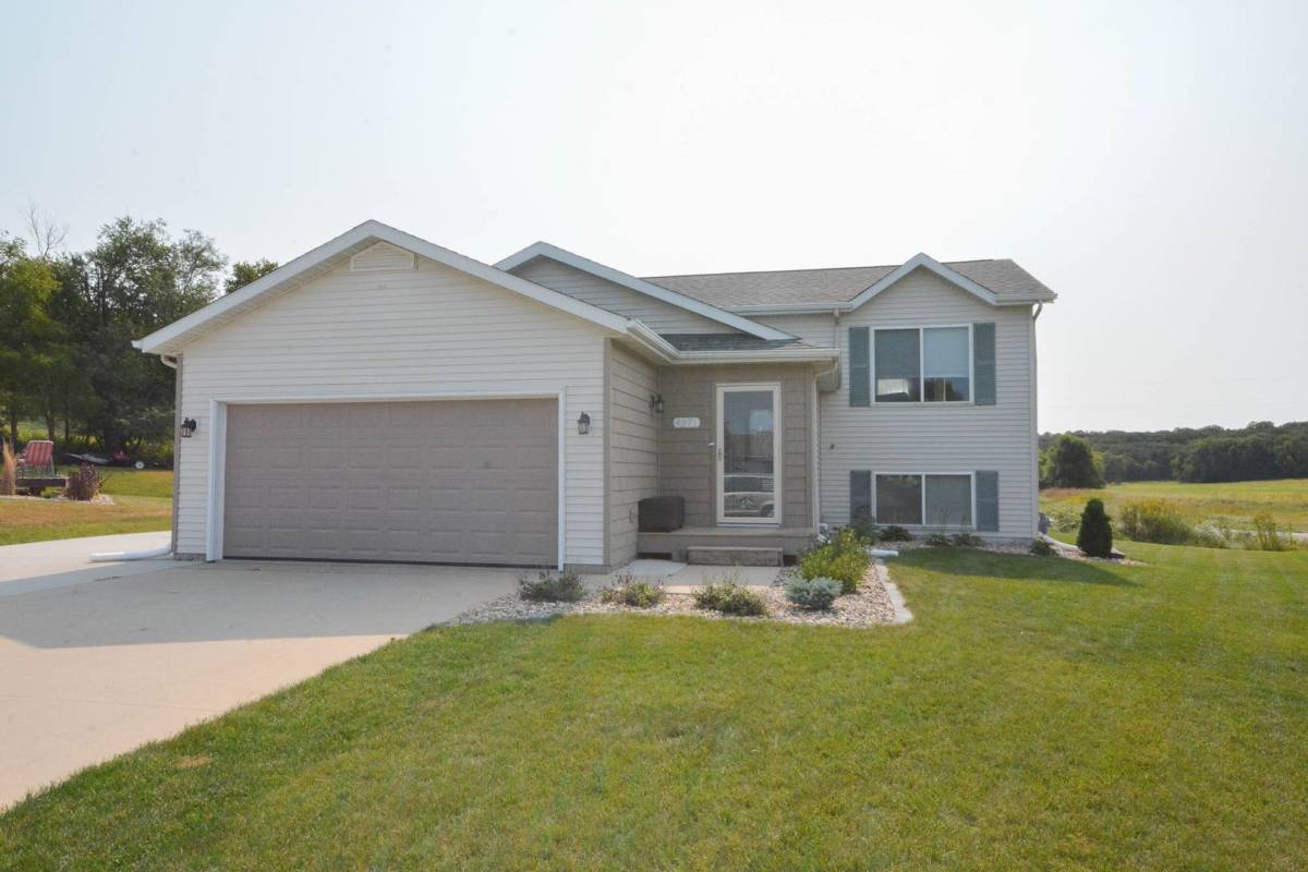 House for rent at 4271 Trumpeter Dr SE, Rochester, MN 55904