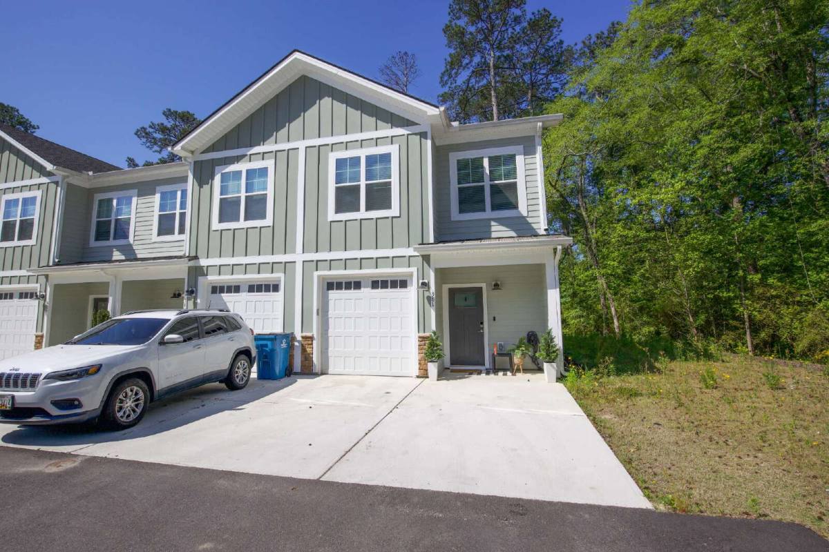 Townhouse for rent at 381 James St, Vass, NC 28394