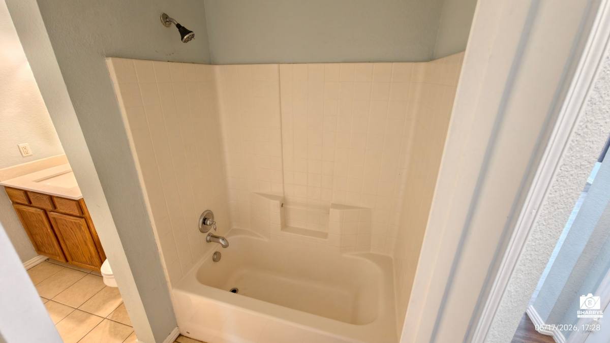 House for rent at 304 Hummingbird Dr, Little Elm, TX 75068