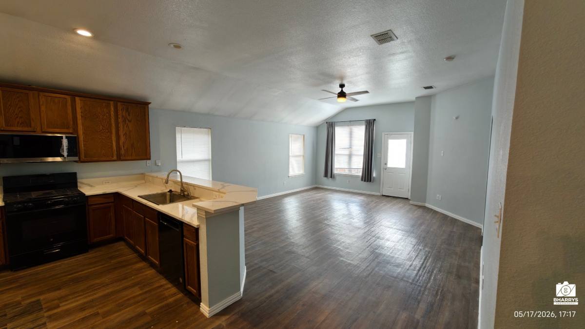 House for rent at 304 Hummingbird Dr, Little Elm, TX 75068