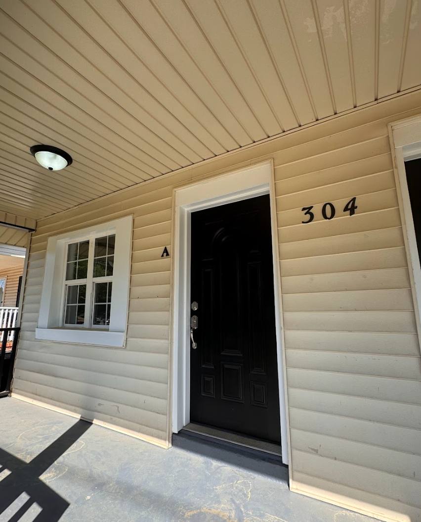 Townhouse for rent at 304 N Leach St, Greenville, SC 29601