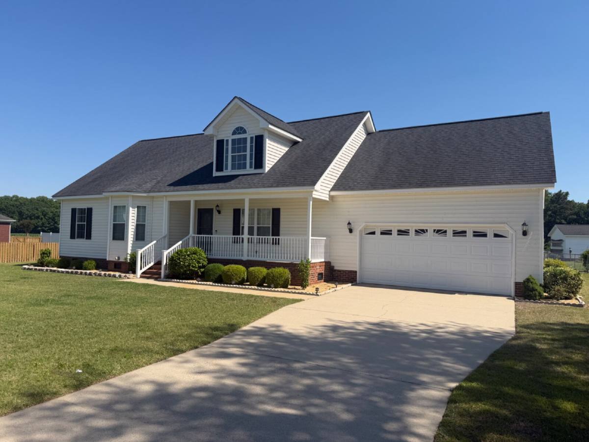 House for rent at 102 N Woodridge Dr, Pikeville, NC 27863
