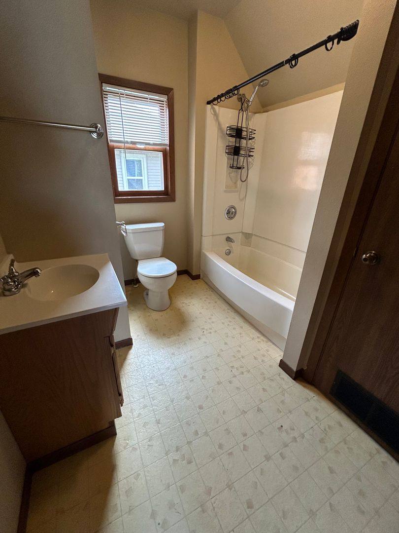 Apartment for rent at 1115 Hollister Ave, Tomah, WI 54660