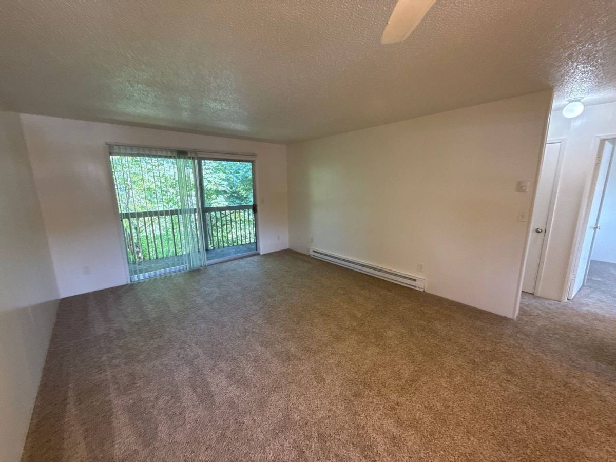 Apartment for rent at 528 SW Levens St #11, Dallas, OR 97338