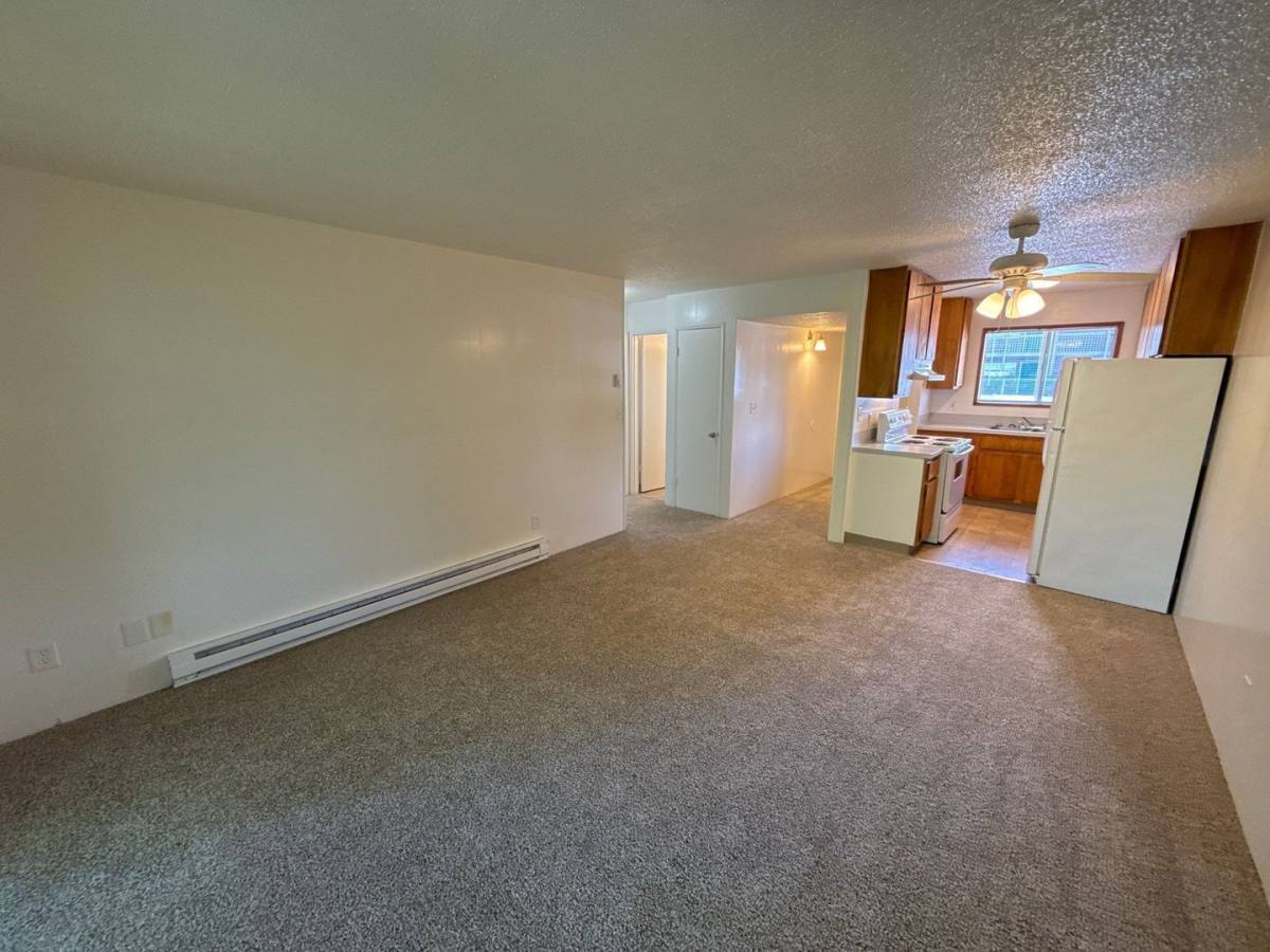 Apartment for rent at 528 SW Levens St #11, Dallas, OR 97338