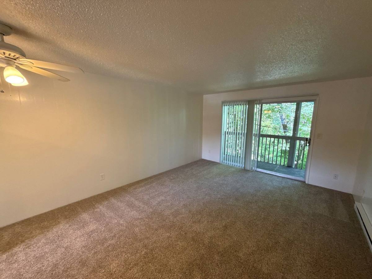 Apartment for rent at 528 SW Levens St #11, Dallas, OR 97338
