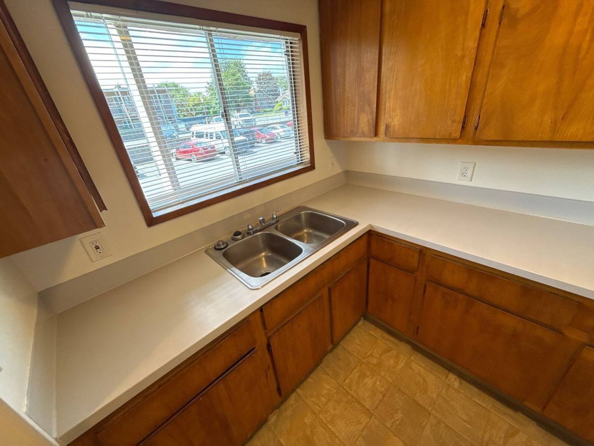 Apartment for rent at 528 SW Levens St #11, Dallas, OR 97338