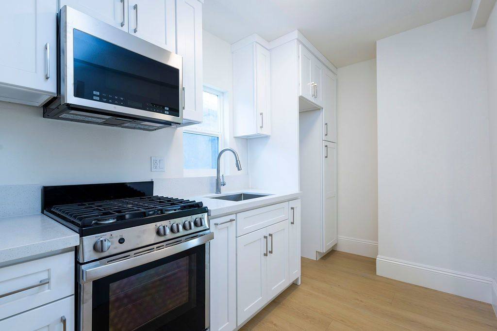 Apartment for rent at 914 E Martin Luther King Jr Blvd, Los Angeles, CA 90011