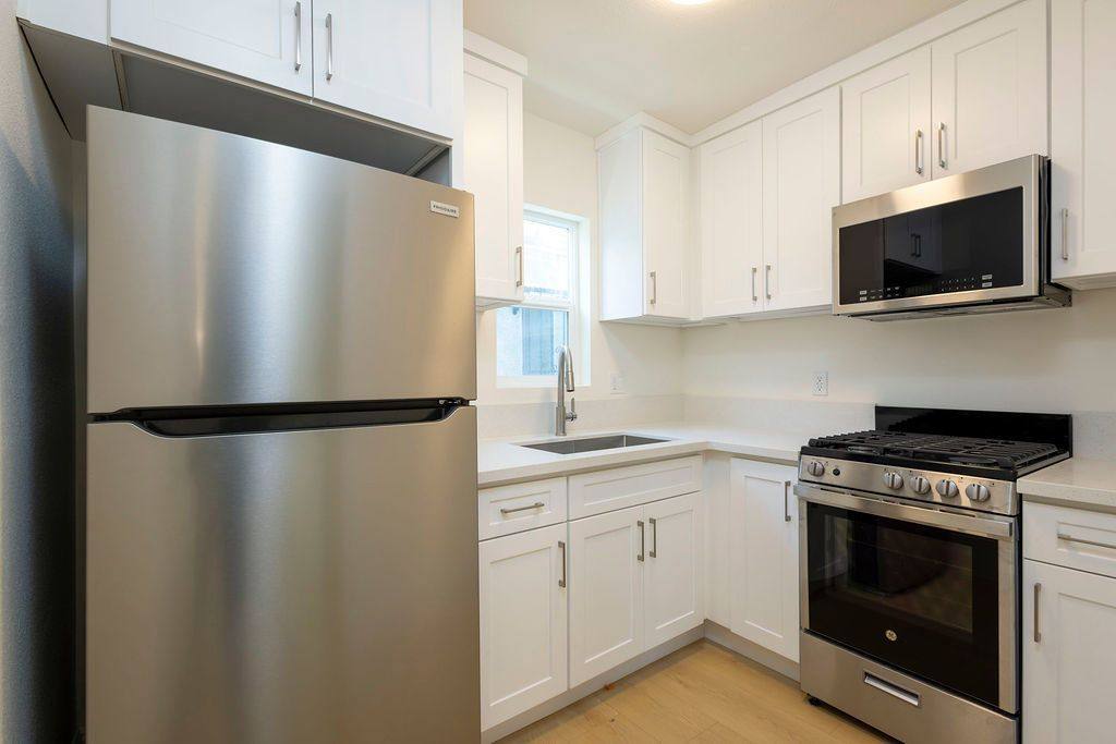 Apartment for rent at 914 E Martin Luther King Jr Blvd, Los Angeles, CA 90011