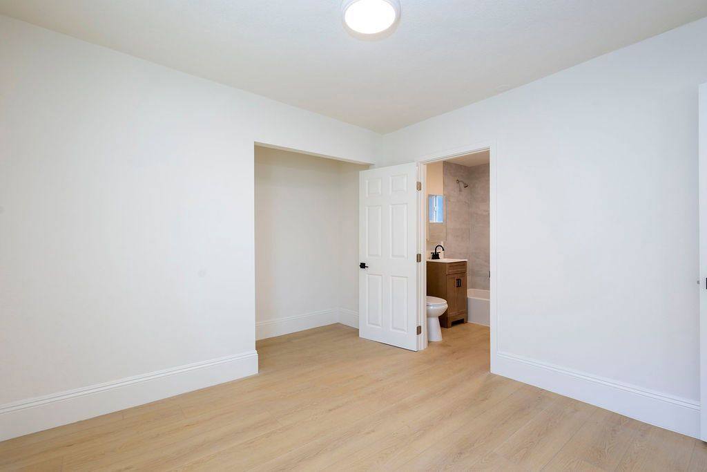 Apartment for rent at 914 E Martin Luther King Jr Blvd, Los Angeles, CA 90011