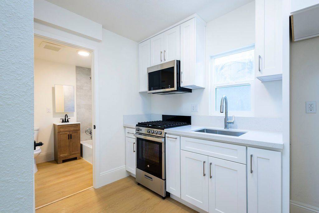Apartment for rent at 914 E Martin Luther King Jr Blvd, Los Angeles, CA 90011