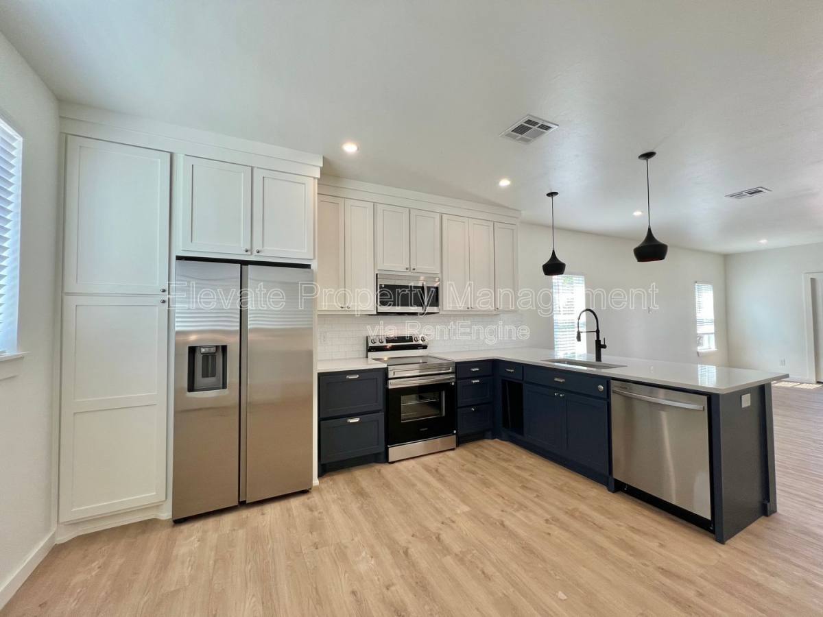 Apartment for rent at 216 E Hurd St #200, Edmond, OK 73034