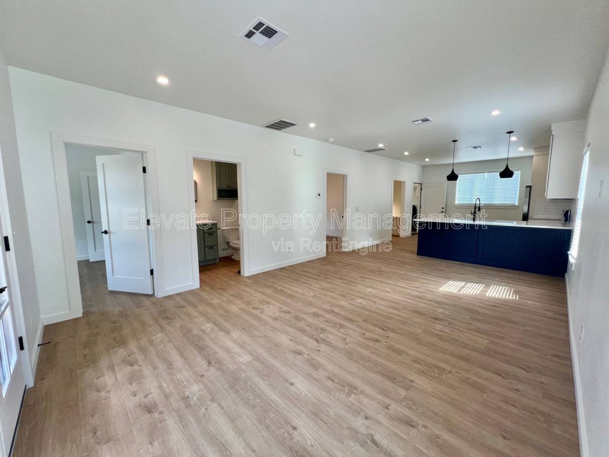 Apartment for rent at 216 E Hurd St #200, Edmond, OK 73034