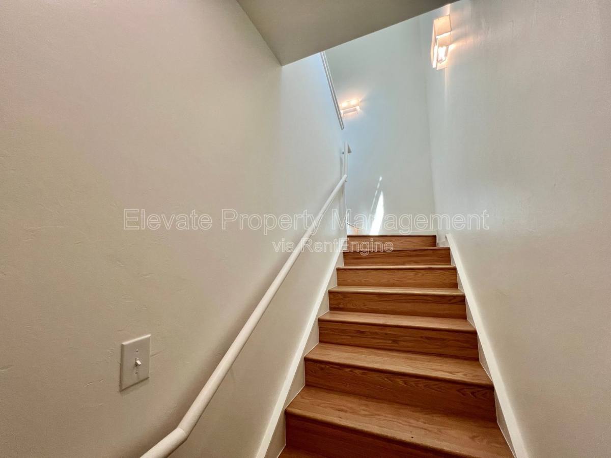 Apartment for rent at 216 E Hurd St #200, Edmond, OK 73034
