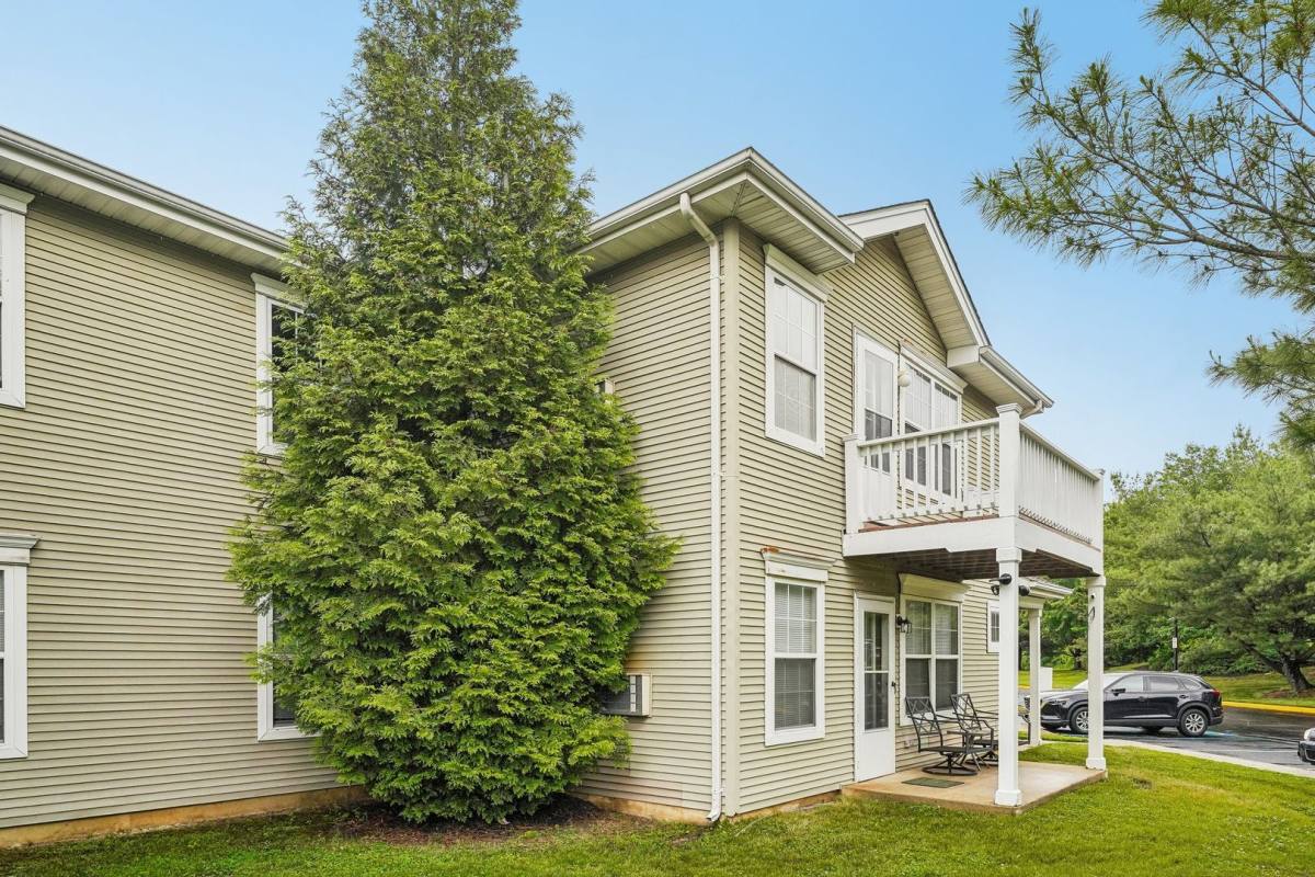 Apartment for rent at 241 Blackwood Barnsboro Rd, Blackwood, NJ 08012