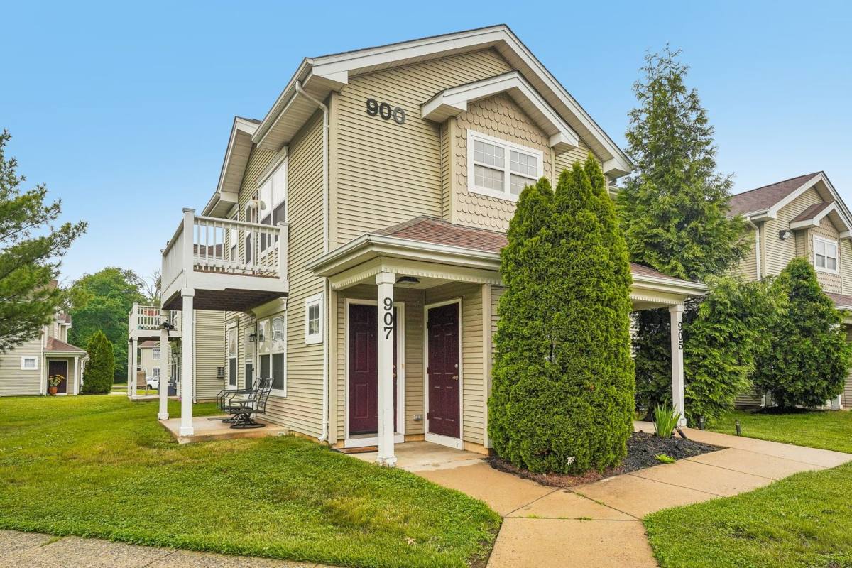 Apartment for rent at 241 Blackwood Barnsboro Rd, Blackwood, NJ 08012